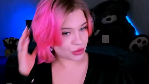 Snapshot of evaharve chatting on 02-14-25, 09:43 Eva online show from 02-14-25, 09:43