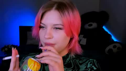 Snapshot of evaharve chatting on 02-15-25, 11:25 Eva online show from 02-15-25, 11:25