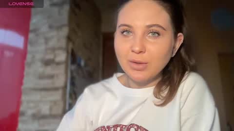 Snapshot of evahazardd chatting on 01-26-25, 10:45 EvaHazard online show from 01-26-25, 10:45