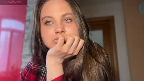 Snapshot of evahazardd chatting on 03-02-25, 01:05 EvaHazard online show from 03-02-25, 01:05