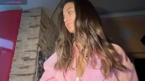 Snapshot of evahazardd chatting on 11-29-25, 12:08 EvaHazard online show from 11-29-25, 12:08