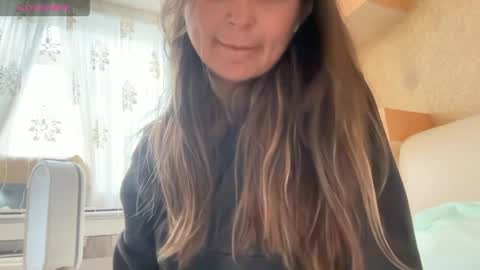 Snapshot of evahazardd chatting on 04-01-26, 11:33 EvaHazard online show from 04-01-26, 11:33