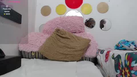 EVA  online show from 02-08-26, 05:49