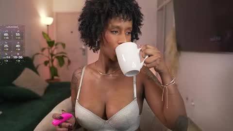 Snapshot of evajacksss_ chatting on 03-11-25, 09:37 evajacksss_ online show from 03-11-25, 09:37