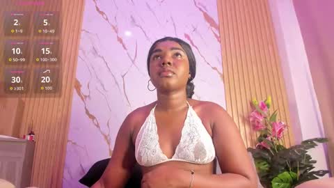 Snapshot of evajohnss chatting on 10-06-25, 12:35 EvaJohnss online show from 10-06-25, 12:35