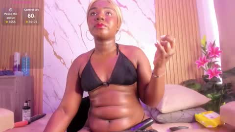 Snapshot of evajohnss chatting on 12-01-25, 02:33 EvaJohnss online show from 12-01-25, 02:33