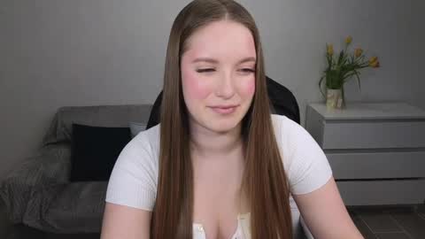 Snapshot of evajuly chatting on 03-10-25, 04:57 Eva online show from 03-10-25, 04:57