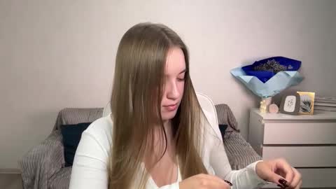 Snapshot of evajuly chatting on 10-15-25, 06:52 Eva online show from 10-15-25, 06:52