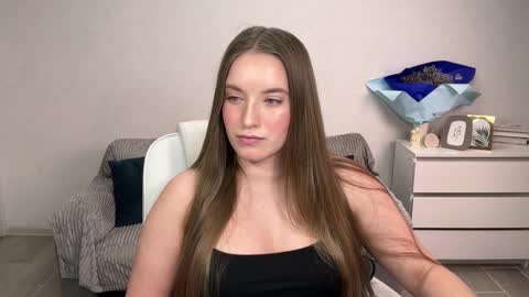 Snapshot of evajuly chatting on 10-22-25, 06:07 Eva online show from 10-22-25, 06:07