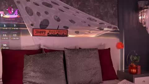 Eva Moretti online show from 10-27-25, 01:31