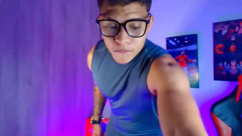 Snapshot of evan_greey chatting on 09-17-25, 02:35 EVAN GREY online show from 09-17-25, 02:35