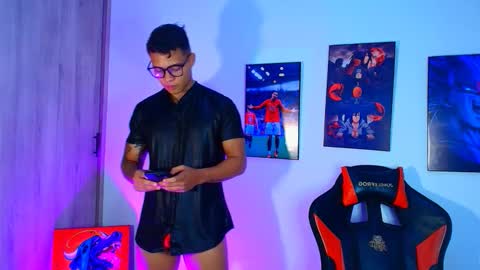 Snapshot of evan_greey chatting on 10-30-25, 03:46 EVAN GREY online show from 10-30-25, 03:46