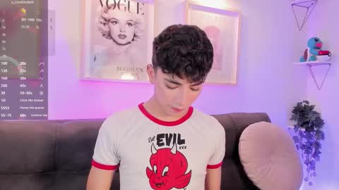 Evan voss  help me get 200 likesindependent model online show from 10-26-25, 12:22