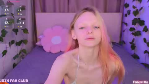 Snapshot of evangel1ne chatting on 01-25-25, 08:42 evangel1ne online show from 01-25-25, 08:42