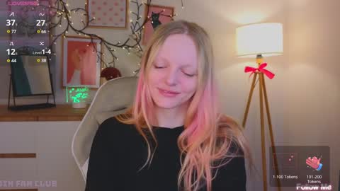 Snapshot of evangel1ne chatting on 02-05-25, 09:25 evangel1ne online show from 02-05-25, 09:25