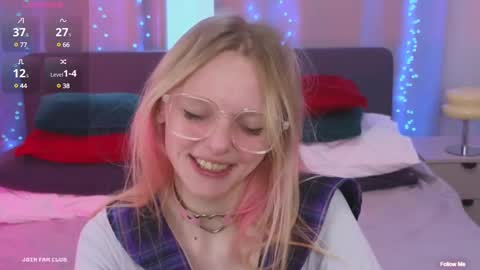 Snapshot of evangel1ne chatting on 02-14-25, 09:03 evangel1ne online show from 02-14-25, 09:03