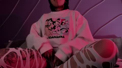 Snapshot of evangeline_bell chatting on 01-21-25, 11:46 Eva online show from 01-21-25, 11:46