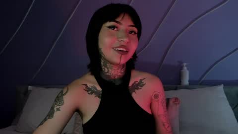 Snapshot of evangeline_bell chatting on 01-22-25, 05:49 Eva online show from 01-22-25, 05:49