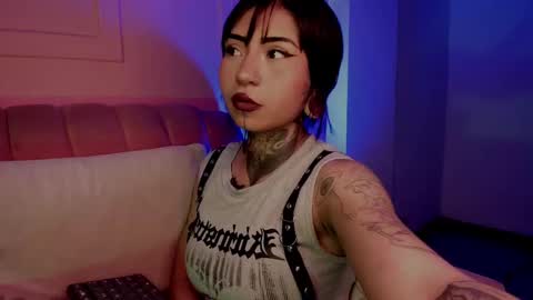 Snapshot of evangeline_bell chatting on 02-11-25, 04:46 Eva online show from 02-11-25, 04:46
