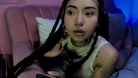 Snapshot of evangeline_bell chatting on 03-10-25, 03:20 Eva online show from 03-10-25, 03:20