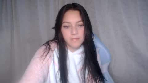 Snapshot of evangeline_petite chatting on 06-16-26, 10:45 eva online show from 06-16-26, 10:45