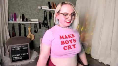 Snapshot of evanharlowe chatting on 12-15-25, 11:31 Evan Harlowe online show from 12-15-25, 11:31