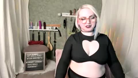 Snapshot of evanharlowe chatting on 02-27-26, 11:27 Evan Harlowe online show from 02-27-26, 11:27