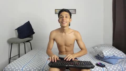 Snapshot of evans_collins24 chatting on 02-28-25, 11:01 Evans collins24 online show from 02-28-25, 11:01