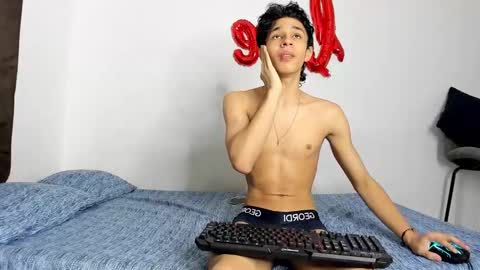 Snapshot of evans_collins24 chatting on 11-27-25, 11:40 Evans collins24 online show from 11-27-25, 11:40