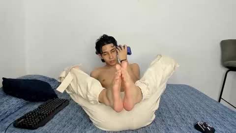 Snapshot of evans_collins24 chatting on 12-20-25, 11:01 Evans collins24 online show from 12-20-25, 11:01