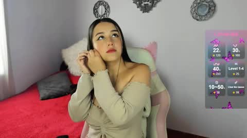 Snapshot of evans_hailey_15 chatting on 02-04-25, 01:06 hailey online show from 02-04-25, 01:06