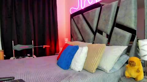 Snapshot of evans_susana chatting on 05-27-26, 11:24 Evan and Susan online show from 05-27-26, 11:24