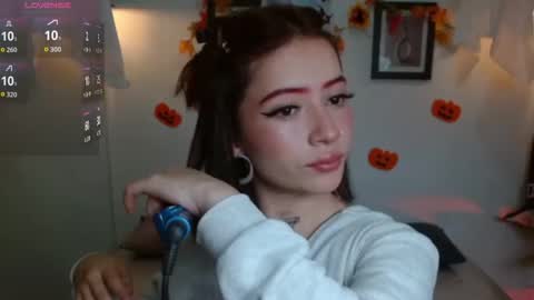 Snapshot of evanss_lx chatting on 10-17-25, 01:14 Evanssa lx online show from 10-17-25, 01:14