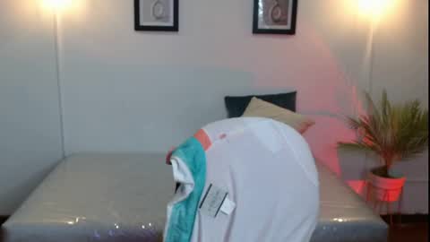 Snapshot of evanss_lx chatting on 11-20-25, 07:35 Evanssa lx online show from 11-20-25, 07:35