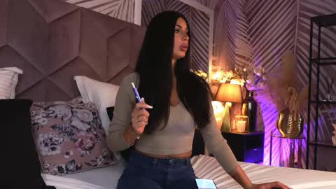 EvaRhea online show from 03-25-26, 04:07