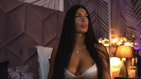 EvaRhea online show from 04-29-26, 02:48