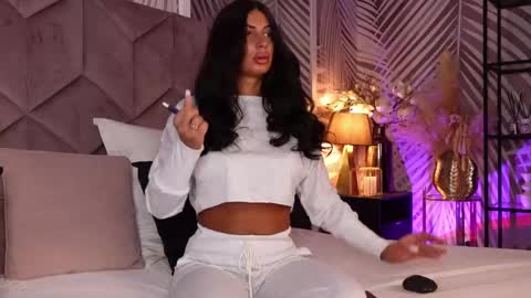 Snapshot of evarhea chatting on 05-06-26, 02:51 EvaRhea online show from 05-06-26, 02:51