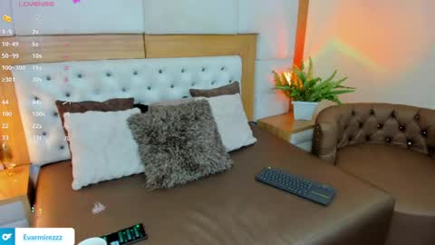 Snapshot of evarmirezz chatting on 05-09-26, 06:57 Eva Rmirezz online show from 05-09-26, 06:57