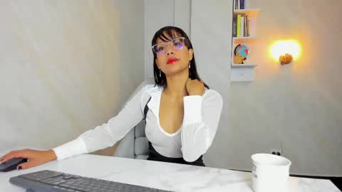 Snapshot of evarmirezz chatting on 05-21-26, 12:23 Eva Rmirezz online show from 05-21-26, 12:23