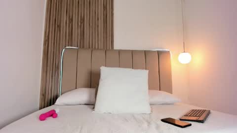 Snapshot of evasinclaiir chatting on 03-14-26, 08:14 evasinclaiir online show from 03-14-26, 08:14