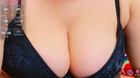 evasinclairr online show from 10-22-25, 02:56