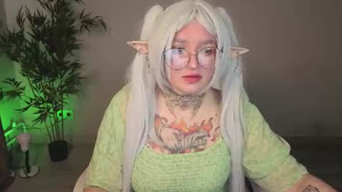 Snapshot of evathewitcher chatting on 06-15-26, 01:52 EvaTheWitcher online show from 06-15-26, 01:52