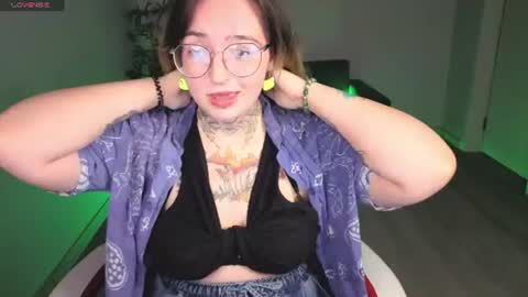 Snapshot of evathewitcher chatting on 06-28-26, 01:00 EvaTheWitcher online show from 06-28-26, 01:00