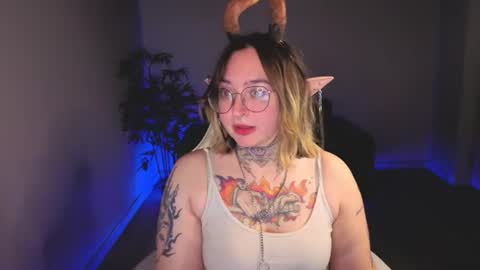 Snapshot of evathewitcher chatting on 07-06-26, 01:35 EvaTheWitcher online show from 07-06-26, 01:35