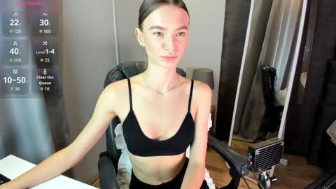 Snapshot of evatoniz chatting on 11-08-25, 01:06 Eva online show from 11-08-25, 01:06