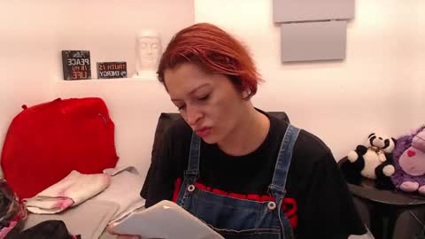 Eva Twiss online show from 04-17-26, 12:30