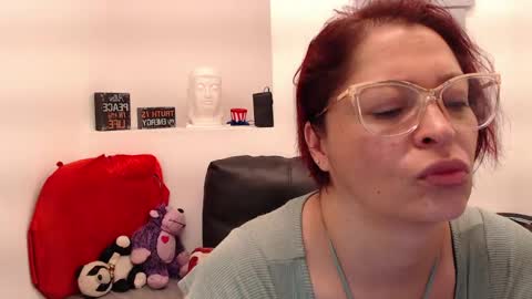 Eva Twiss online show from 05-25-26, 12:44