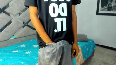 Eva And Emmanuel online show from 09-29-25, 02:44