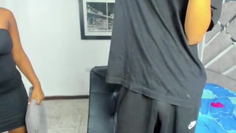 Eva And Emmanuel online show from 10-11-25, 01:31