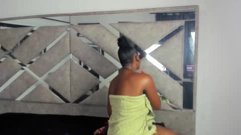 Eva And Emmanuel online show from 10-14-25, 02:51